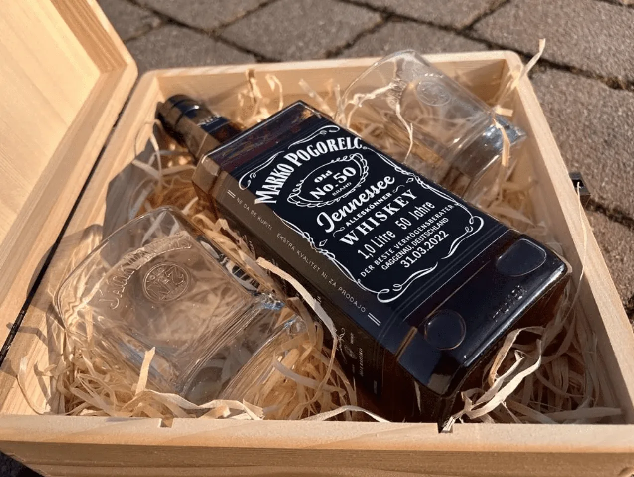 Personalizirana steklenica Jack Daniel's (darilni paketi)