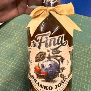 personalizirana rakija v unikatni steklenici